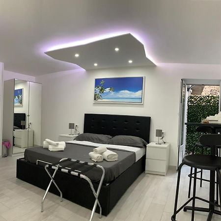 Rossella'S Home ปาแลร์โม ภายนอก รูปภาพ